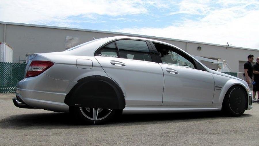  Mercedes-Benz C63 by RENNtech 2007 года  (фото 4 из 9)